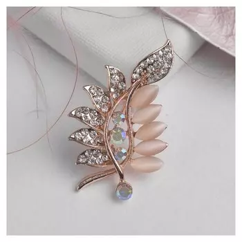 Брошь "Соло" веточка с жемчужиной, цветная в золоте