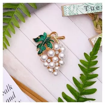 Брошь "Виноградная веточка" цвет бело-зелёный в золоте