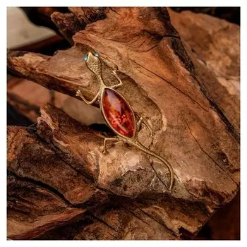 Брошь "Янтарь" ящерка, цвет коньячный