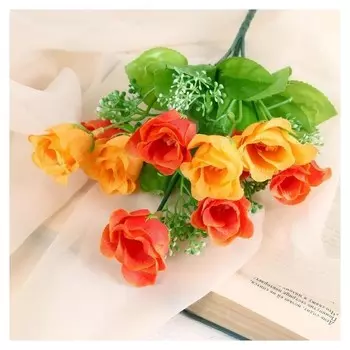 Букет "Розочки с белыми цветочками" 30 см