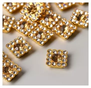 Декор для творчества пластик "Квадрат карамель" набор 30 шт 1х1х0,5 см