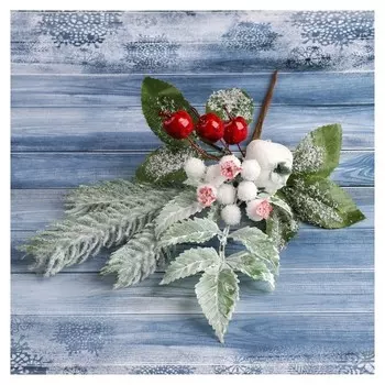 Декор "Зимнее чудо" ягоды хвоя и зелень 26 см