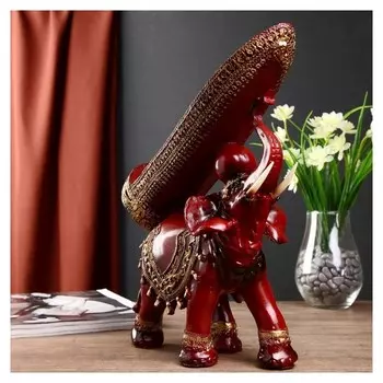 Фигурка-подставка под бутылку "Слон с попоной с кисточками"