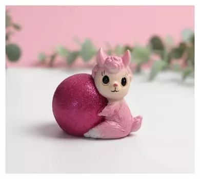 Фигурка полистоун "Лама с шаром", 7 см