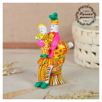 Филимоновская игрушка «Солдат на стульчике»