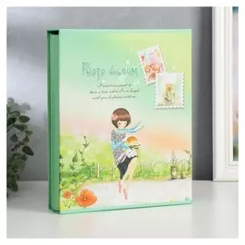 Фотоальбом на 200 фото 10х15 см "Девочка на лужайке" в коробке 26х21х5 см