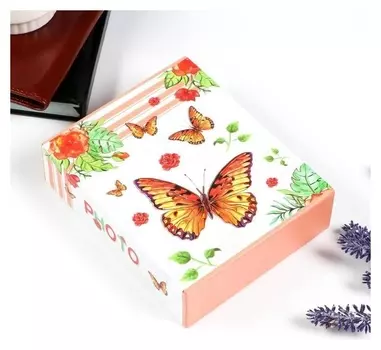 Фотоальбом на 40 фото 10х15 см "Бабочки" золотая обводка, в коробке 17х14х4,5 см