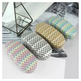 Футляр для очков с геометрическим рисунком, застежка-хлопушка