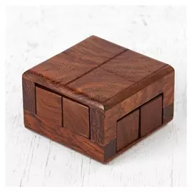 Головоломка дерево 7,5х7,5х5 см