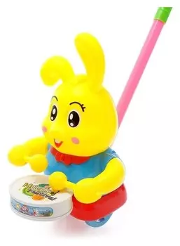 Каталка на палке «Зайка-барабанщик»