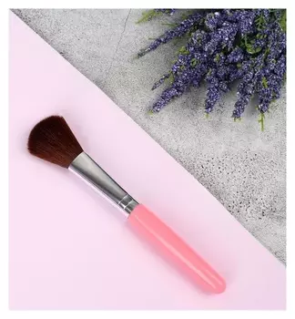 Кисть для макияжа