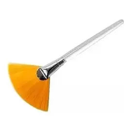 Кисточка для маски веерная жесткая