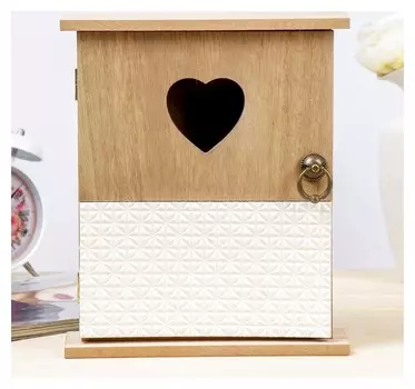 Ключница 6 крючков Сердце и рельеф 26х22х7 см