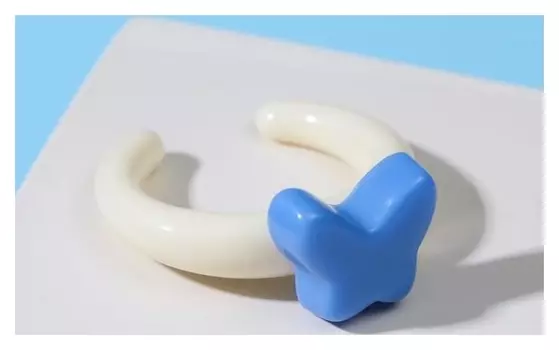 Кольцо "Весна" бабочка, цвет бело-голубой, безразмерное