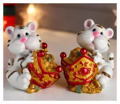 Копилка полистоун "Кремовый тигра с монетами и короной" 10х7х11 см