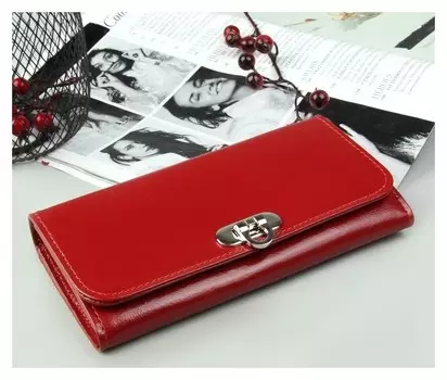 Кошелёк женский из натуральной кожи с 2 отделами на клапане Цвет матовый красный