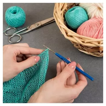 Крючок для вязания, с пластиковой ручкой, D = 1,5 мм, 13,5 см, цвет синий