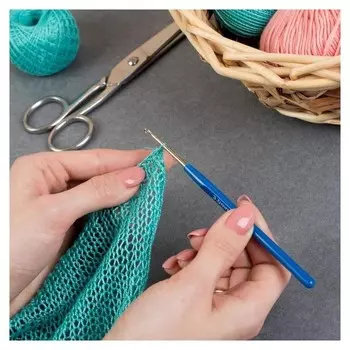 Крючок для вязания, с пластиковой ручкой, D = 3 мм, 13,5 см, цвет синий