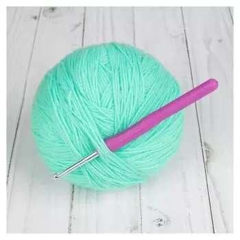 Крючок для вязания, с пластиковой ручкой, D = 4 мм, 14 см, цвет фиолетовый