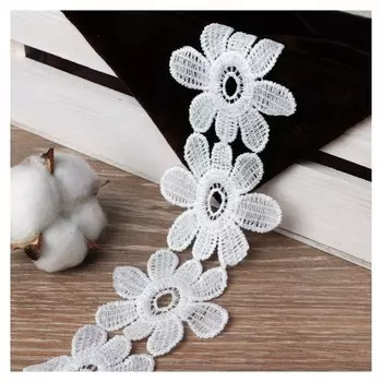 Кружево гипюровое, цвет белый