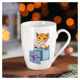 Кружка доляна «Новый год. тигрёнок в подарке», 350 мл