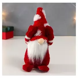 Кукла интерьерная "Дедушка мороз в меховом колпаке в горох" 24х10 см