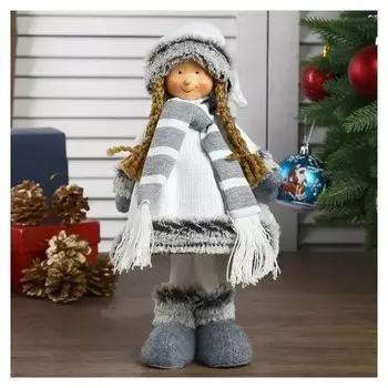 Кукла интерьерная "Девочка в белом платье и полосатом шарфике" 41 см