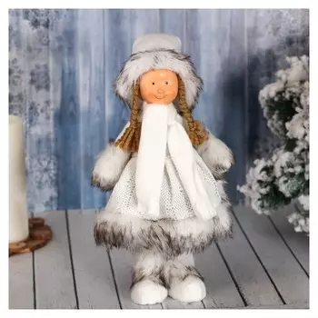 Кукла интерьерная Девочка в вязаном платье и белом шарфике 31 см