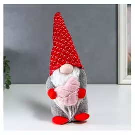 Кукла интерьерная "Гном с сердцем в руках" 32х7,5х9 см