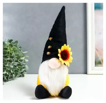 Кукла интерьерная "Гном в колпаке с подсолнухом и пчёлками" 30х9х7 см