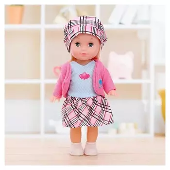 Кукла «Маша» на прогулке