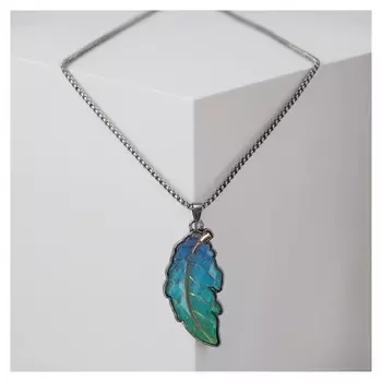 Кулон-амулет "Помпеи" лист с иероглифами, цвет зелёно-голубой в серебре, 70 см