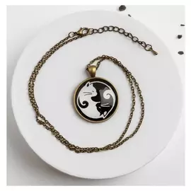 Кулон из стекла "Кошки" инь-ян, цвет бело-чёрный в чернёном золоте, 45см