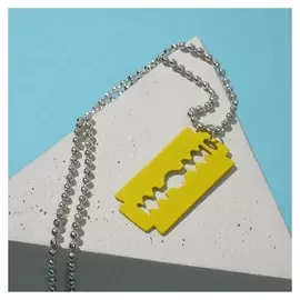 Кулон "Лезвие", цвет жёлтый в серебре