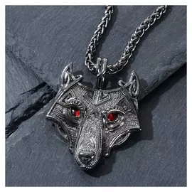 Кулон-оберег "Волк" глаза, цвет красный в чернёном серебре, 50см