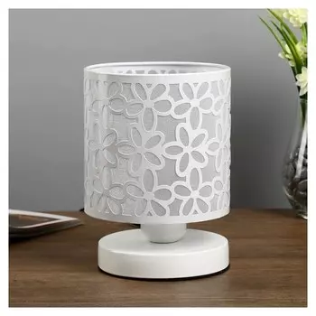 Лампа настольная "Цветы" 1xe27 40вт белый 14,5х14,5х19,5 см.