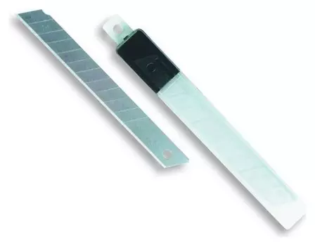 Лезвие запасное для ножей Attache 9мм 10шт./уп.пластиковый футляр