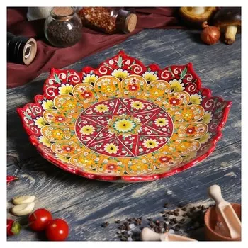 Ляган рифленый с заостренным фигурным краем 32 см Цвет красный