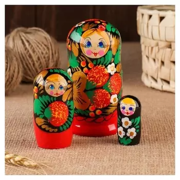 Матрёшка 3-х кукольная "Яна" 11 см, ручная роспись