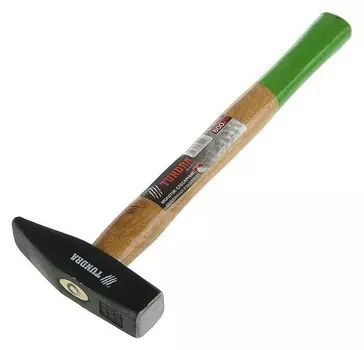 Молоток слесарный Tundra, квадратный боек, деревянная рукоятка, 600 г