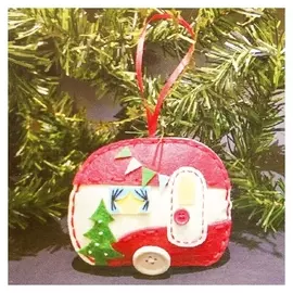 Набор для создания подвесной ёлочной игрушки из фетра «Машина на колёсах»