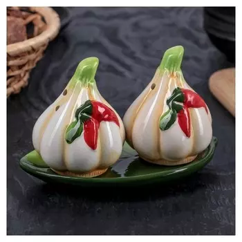 Набор для специй «Луковка», 2 шт: солонка и перечница 70 мл, на подставке