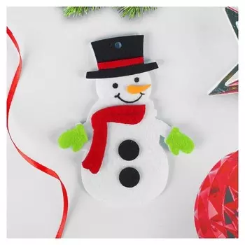 Набор для творчества - создай ёлочное украшение из фетра «Снеговичок в красном шарфике»