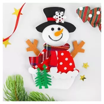 Набор для творчества - создай ёлочное украшение из фетра «Снеговик с ёлочками»