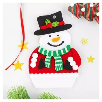 Набор для творчества - создай ёлочное украшение из фетра «Снеговик в варежках»
