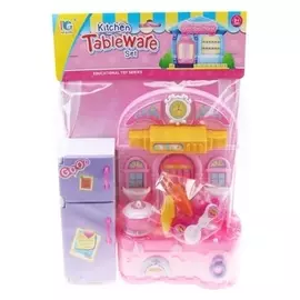 Набор кухонной мебели с посудой и холодильником