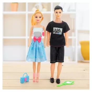 Набор кукол Семья с аксессуарами