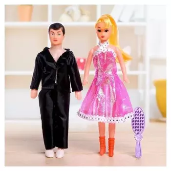 Набор кукол "Семья" с аксессуаром