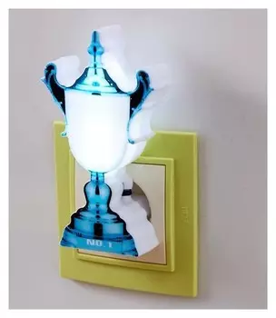 Ночник "Кубок" LED от сети 4х7х11,7 см