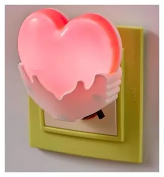 Ночник "Сердце" LED от сети 4х7х7 см